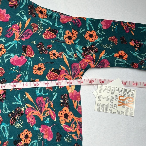 NWT LuLaRoe Irma tunic style shirt. Size XS - Picture 4 of 8